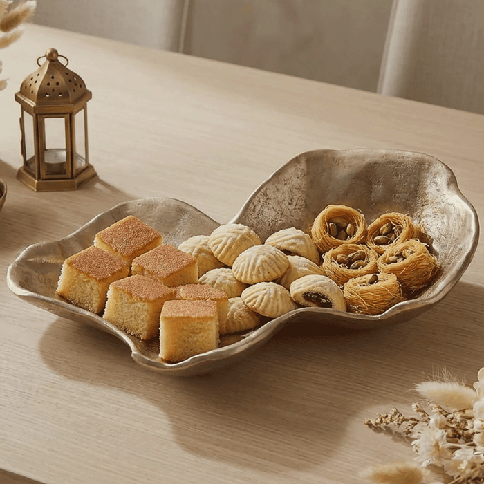 Narella Organic Centerpiece