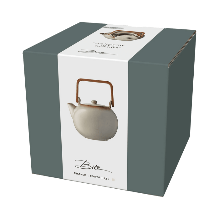 Tea Pot W Tea Strainer Cream