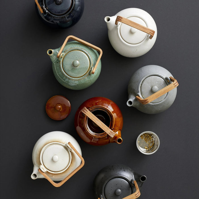 Tea Pot W Tea Strainer Cream