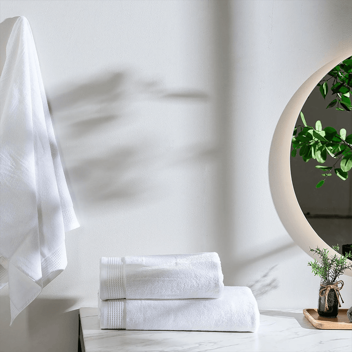 Melera Bath Towel White - Setinone.ae