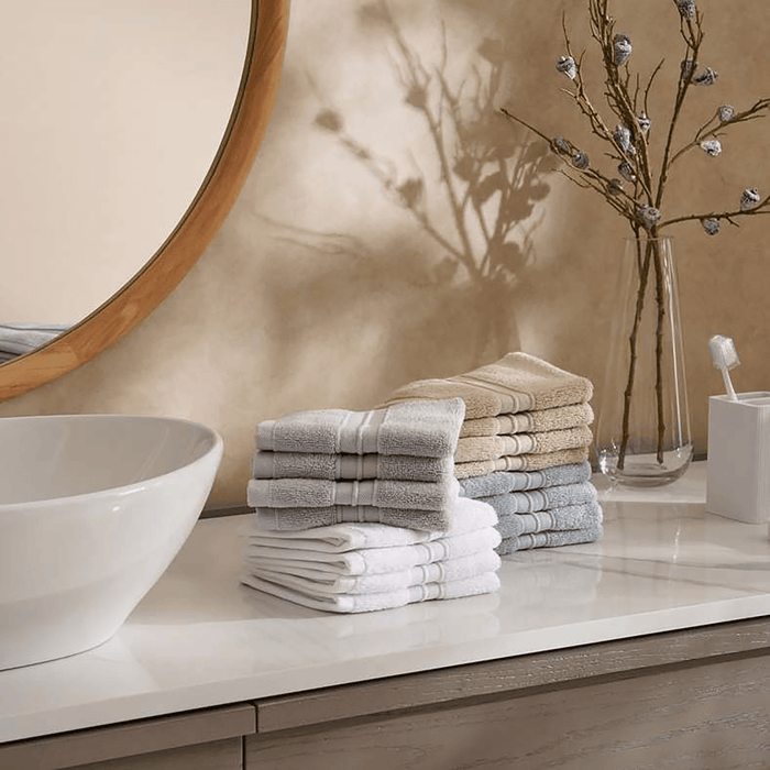 Hydrocotton Luxury 700 Gsm 4Pk Fingertip Towel-White