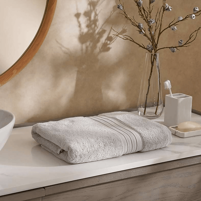 Hydrocotton Luxury 700 Gsm Bath Towel -Silver Mist
