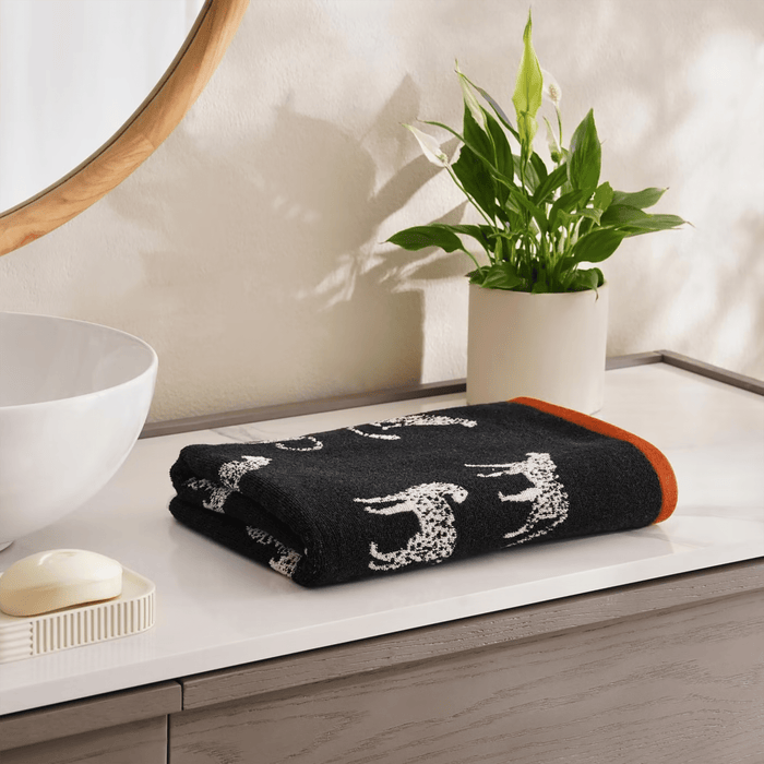 Savanna Leo Jq Hand Towel -Black