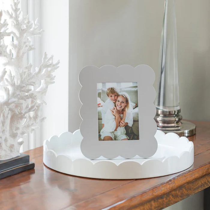 Chiffon Scalloped Lacquer Photo Frame
