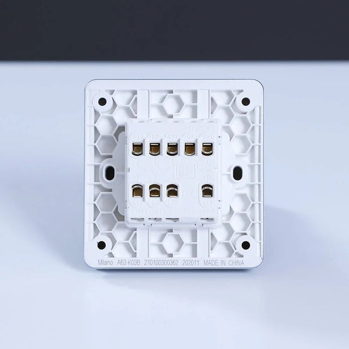 Milano 10A 3 Gang 2 Way Switch Sl Ps