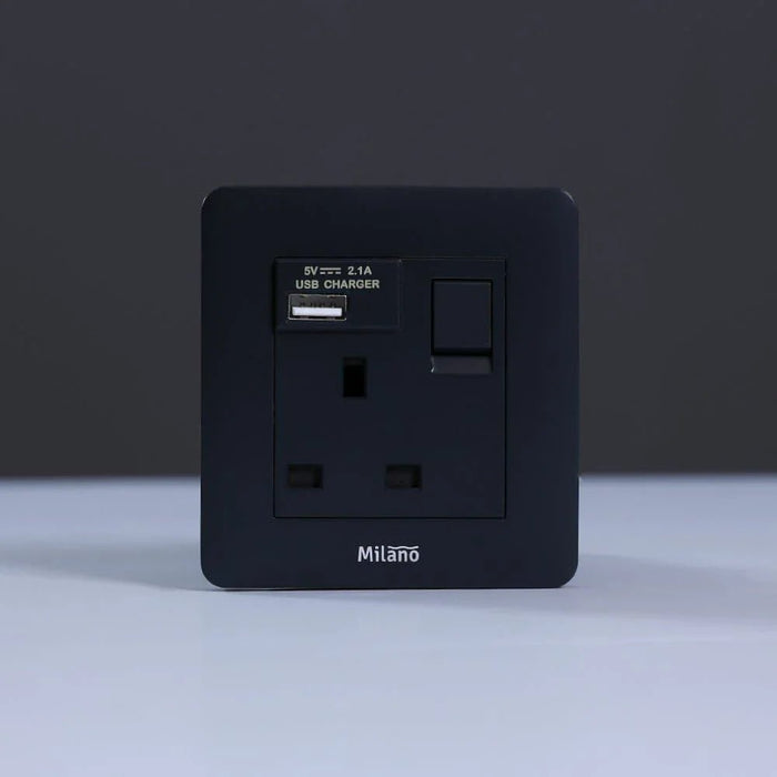 Milano 13A Single Switched Socket With Usb Mblk