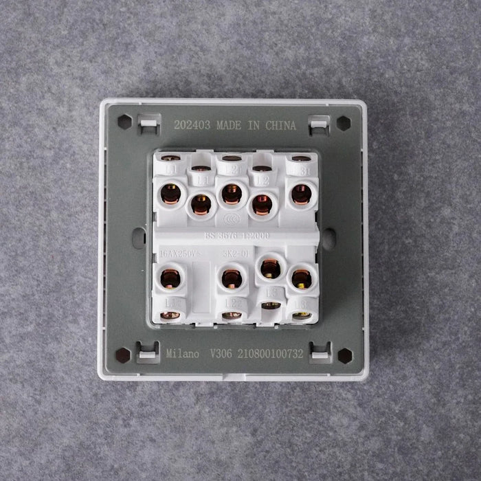 Milano 10A 3G 2W Switch Aura Wh