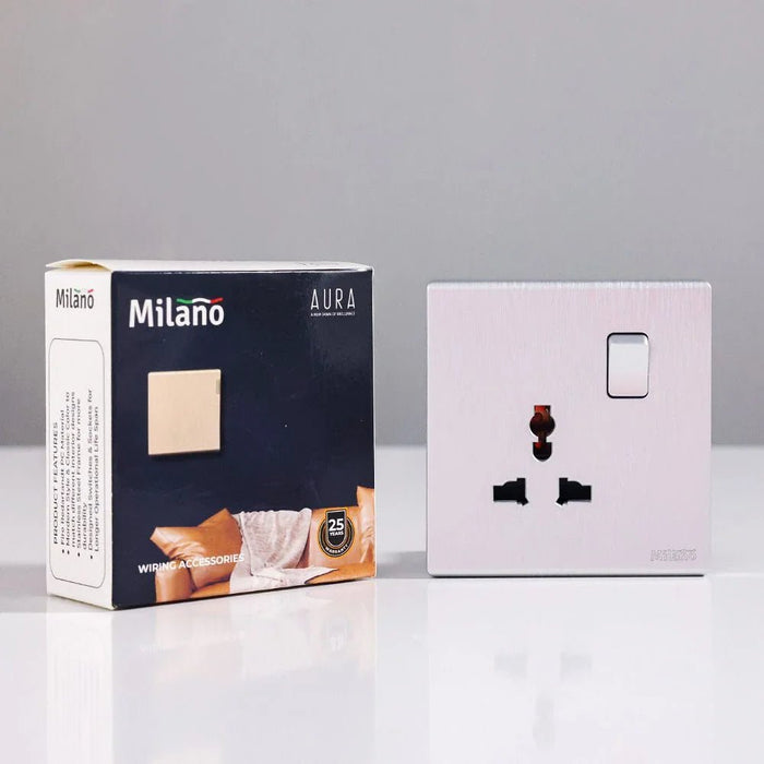 Milano 16A Universal Socket Aura Slvr