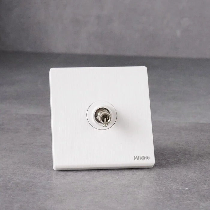Milano Satellite Outlet Aura Wh