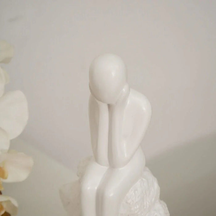 Liana Stoneware Thinking Person Wht 19X1200X3005Cm