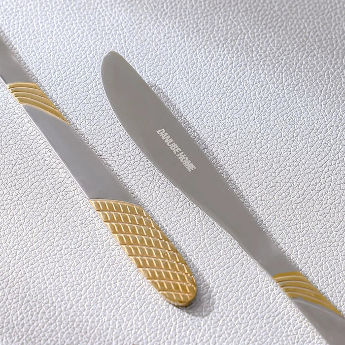 Sigma Base 2-Pc Dinner Knife - Silver/Gold - 21.5 cm (L)
