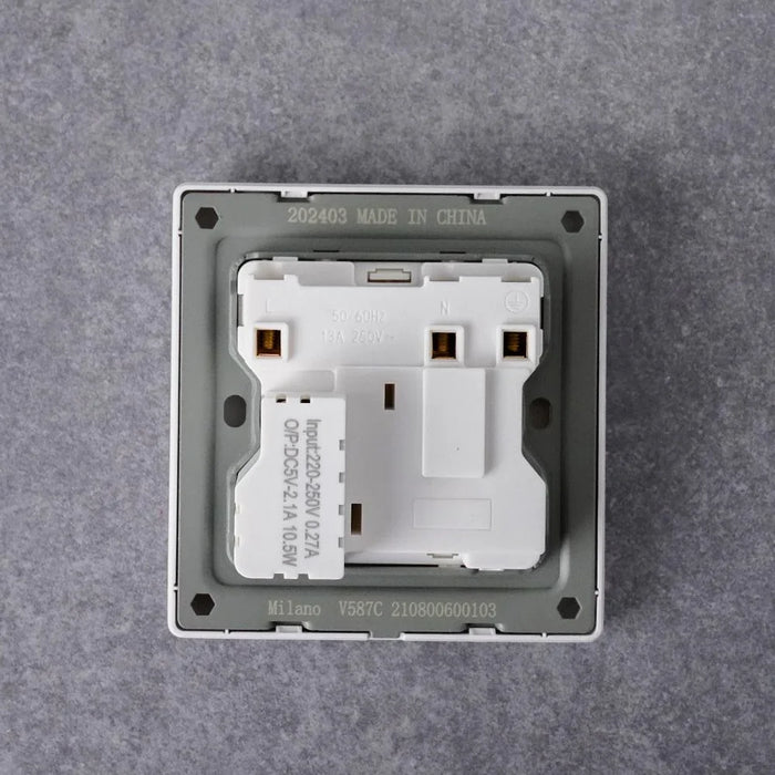 Milano 13A Universal Socket with USB Type A+C - Fire Retardant PC Material, 25 Years Warranty, Ideal for Home/Office/Hotel Use, Aura Switch, White