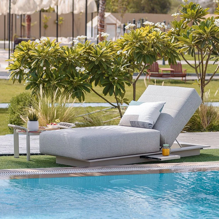 Deluxe Sun Lounger| All Weather Patio Sunloungers | Single Relaxing Chair |  Modern Design Outdoor Furniture For Gardens Lawns Poolsides L205xW80xH40cm - Champagne