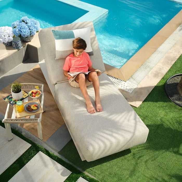 Deluxe Sun Lounger| All Weather Patio Sunloungers | Single Relaxing Chair |  Modern Design Outdoor Furniture For Gardens Lawns Poolsides L205xW80xH40cm - Champagne
