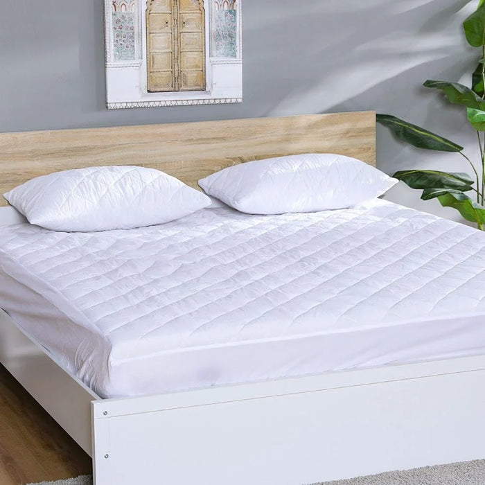 Quilted Mattress Protector King Size Poly Cotton  Zippered Hypoallergenic Mattress Encasement For Bedroom  L 180 X W 200X H 30 Cm  White