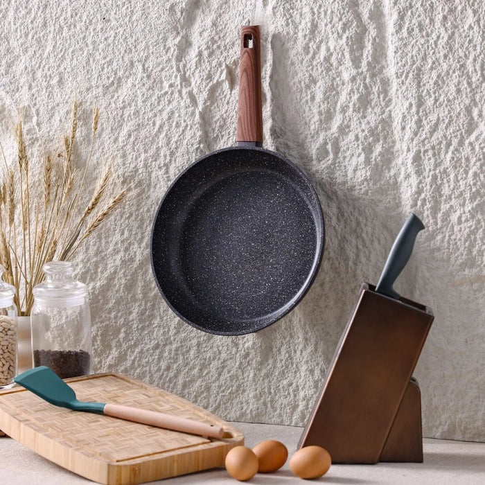 Chef's Delight Bistro Bliss Fry Pan – Non-Stick Durable Frying Pan for Gas & Induction Cooktops – Easy Clean Cooking Pan for Eggs, Meats, Vegetables, Kitchen 28x5.2cm - Brown