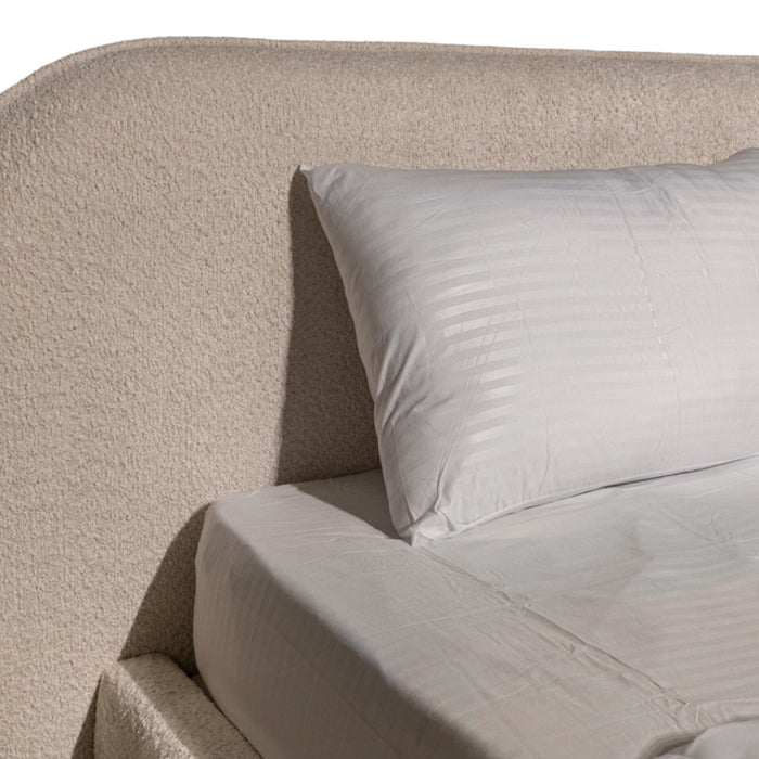 Ezra Bouclé Bed