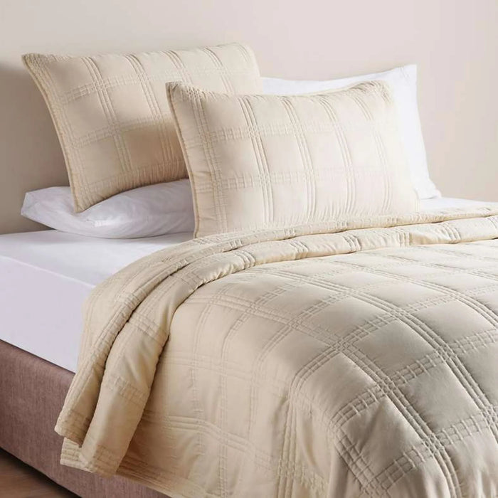 Cecilia 3-Piece Velvet King Bedspread Set 220X240Cm - Beige