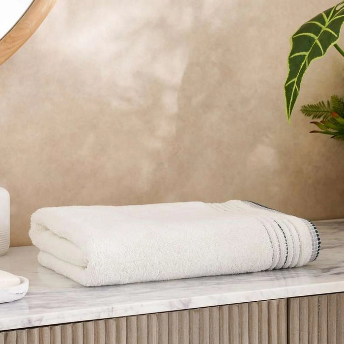 Austin Border 700Gsm Bath Towel 70X140Cm- White