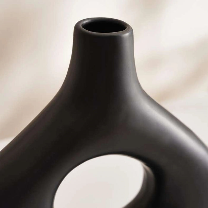 Austin Hollow Shape Ceramic Vase 23.4X4.4X20.9Cm - Black