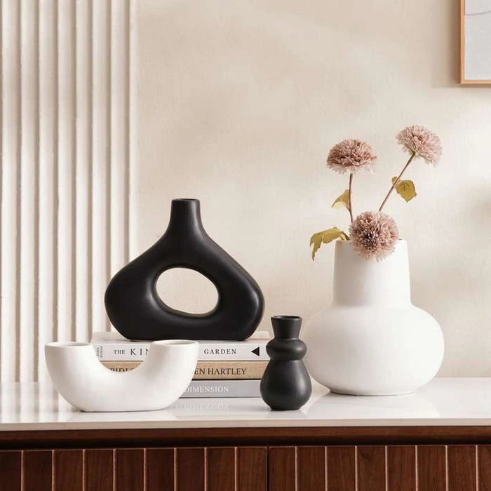 Austin Hollow Shape Ceramic Vase 23.4X4.4X20.9Cm - Black