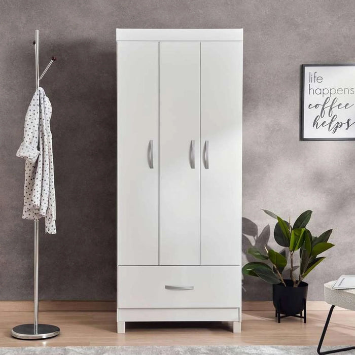 Clean 3 Door Wardrobe With 1 Drawers