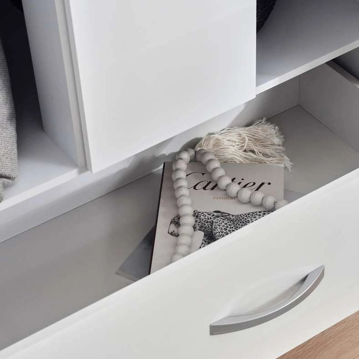 Clean 3 Door Wardrobe With 1 Drawers