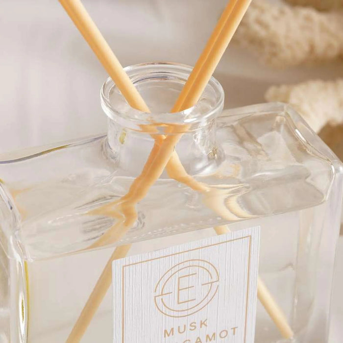 Elegance Musk Bergamot 100Ml Diffuser And 255Gm Candle Gift Set - Blue