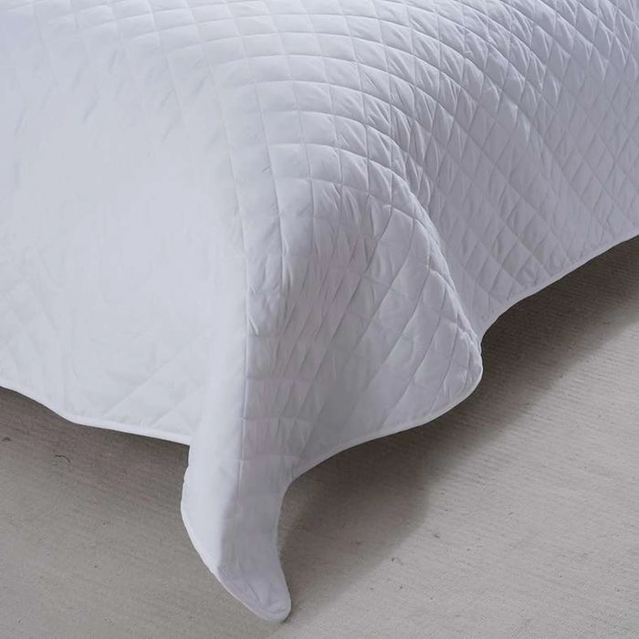 Essential 3-Piece Diamond Quilted Bedspread Set 220X240Cm - White