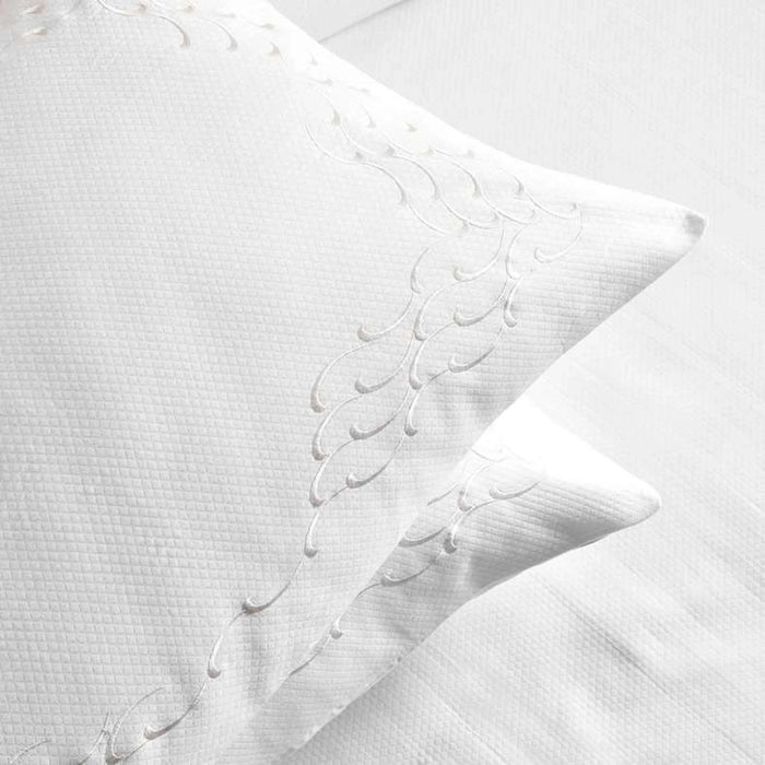 Fancy Classics Matelasse King 3-Piece Duvet Cover Set 230X220Cm - White