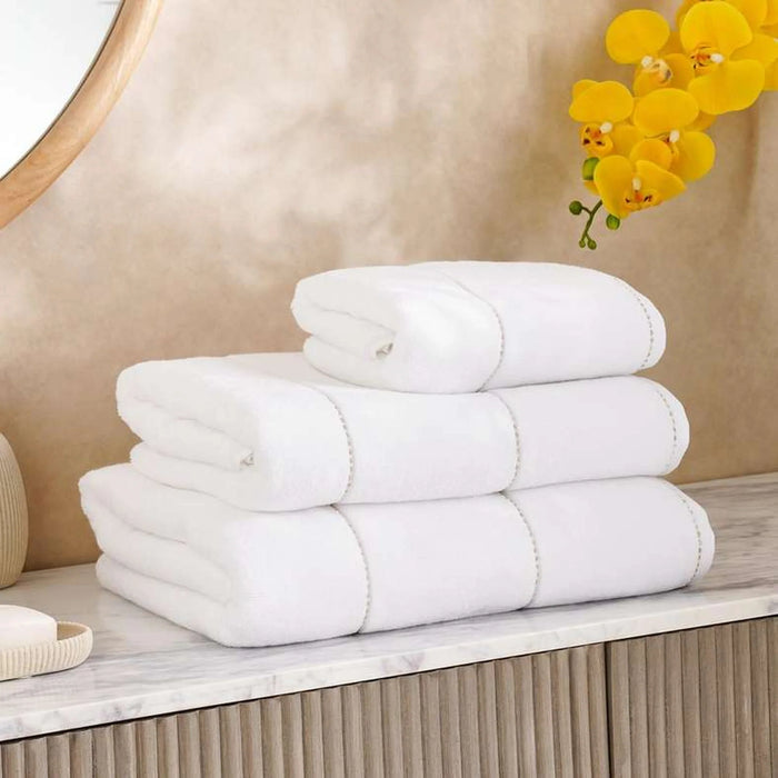 Glamour Zero Twist Bath Towel 70X140Cm  - White/Gold