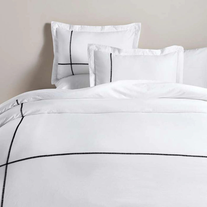 Hotel Breeze 300Tc Embroidered 3-Piece King Comforter  Set 240X260Cm - White/Black