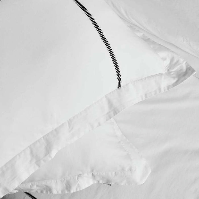 Hotel Breeze 300Tc Embroidered 3-Piece Super King Duvet Cover Set 260X220Cm - White/Black
