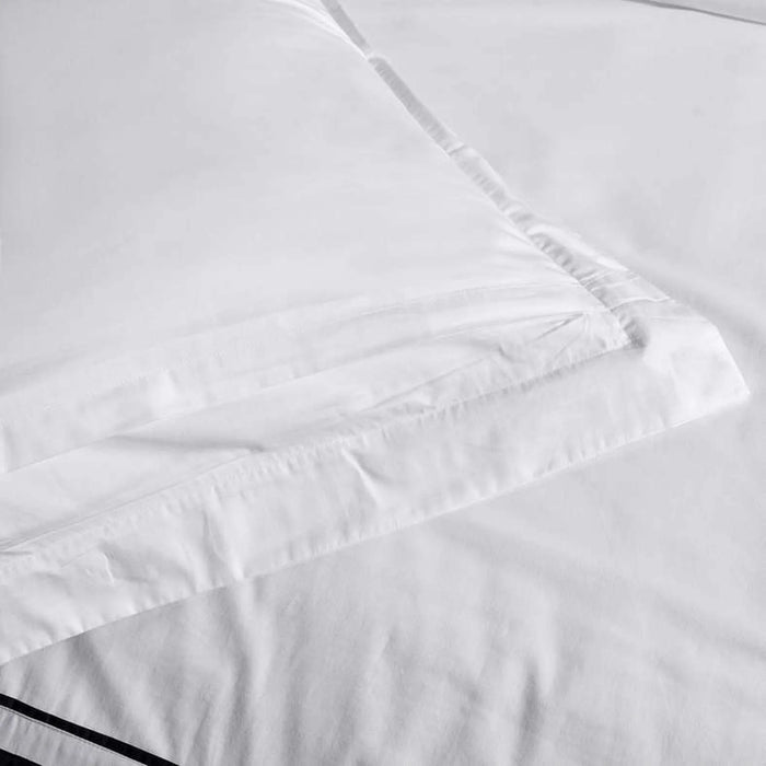 Hotel Divine 300Tc 3-Piece King Comforter  Set 240X260Cm - White/Navy