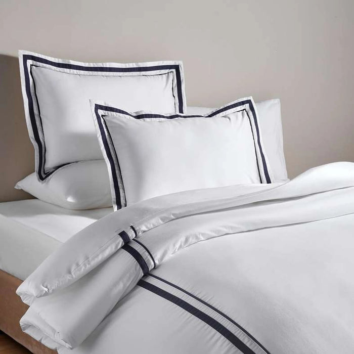 Hotel Divine 300Tc 3-Piece Queen Comforter  Set 200X240Cm - White/Navy
