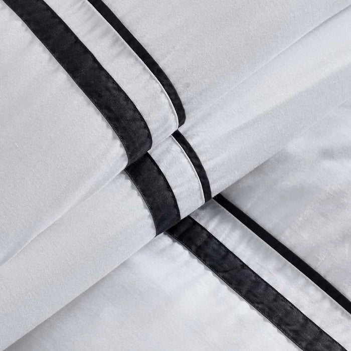 Hotel Divine 300Tc 3-Piece Super King Duvet Cover Set 260X220Cm - White/Navy