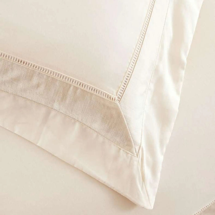 Hotel Nouveau Nora Velvet 4-Piece King Comforter Set 240X260Cm - Cream