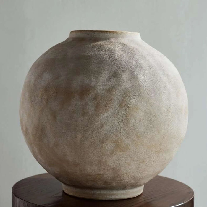Jonie Stoneware Vase With Gold Finish 35.7X35.7X33.7Cm - Beige