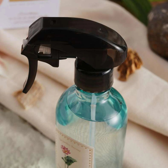 Le Jardin Secret Oriental Floating Lotus Room Spray 220Ml - Blue