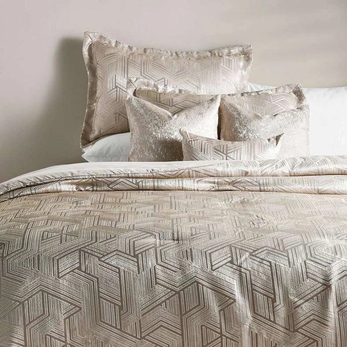 Modern Geo Jacquard  6 Piece King Comforter Set-240X260Cm- Beige