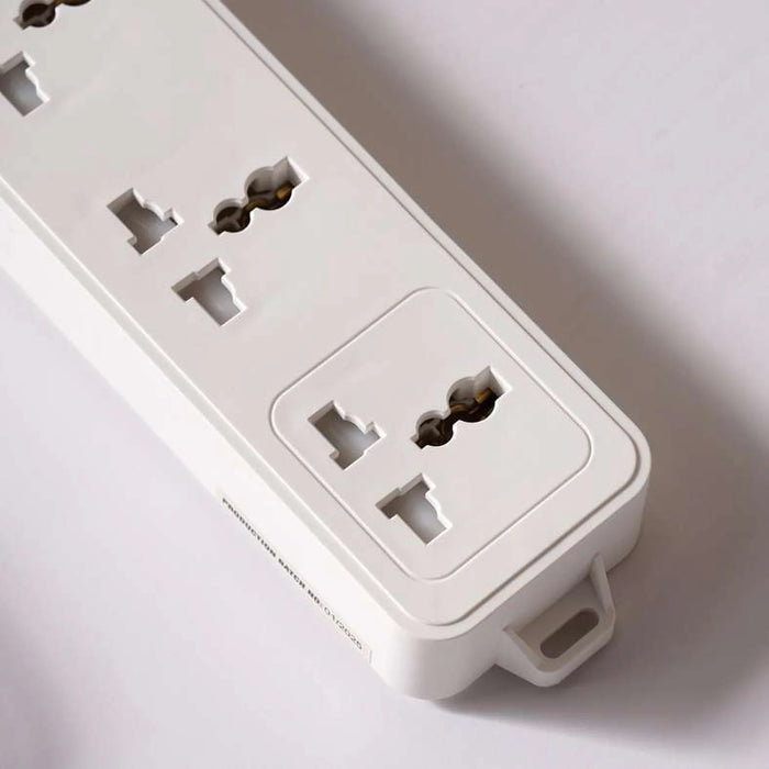 Oshtraco 4-Way Universal Extension With 1.5M Cable - White