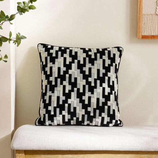 Oslo Jacquard Filled Cushion 50X50Cm Black Pan Home