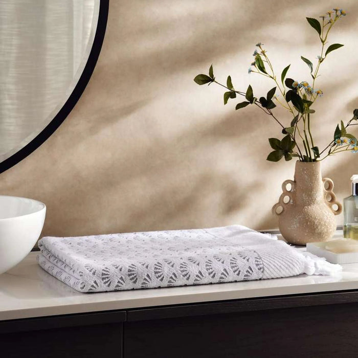 Palm  Allover Jacquard 700 Gsm Bath Sheet 90*180    Cm - Grey