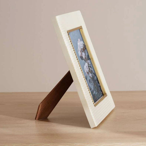 Sansa Resin Photo Frame 13X13X18Cm - White PAN HOME