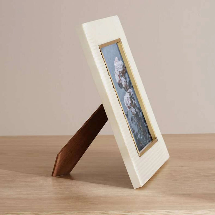 Sansa Resin Photo Frame 13X13X18Cm - White