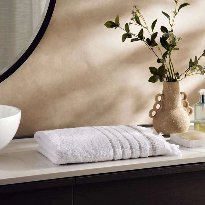 Selena Turkishlux 520 Gsm Bathtowel 70X140 Cm- White