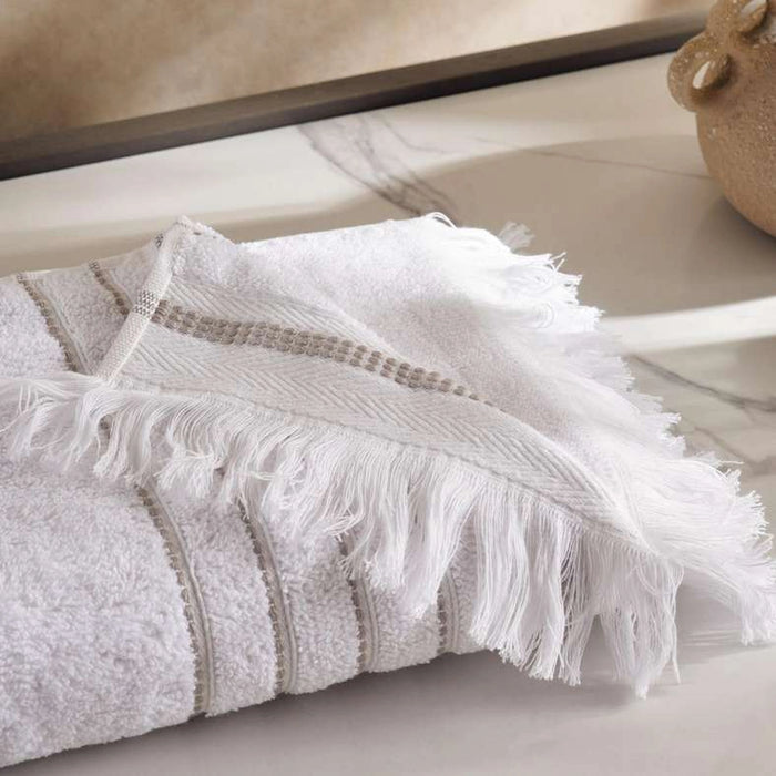 Selena Turkishlux 520 Gsm Bathtowel 70X140 Cm- White