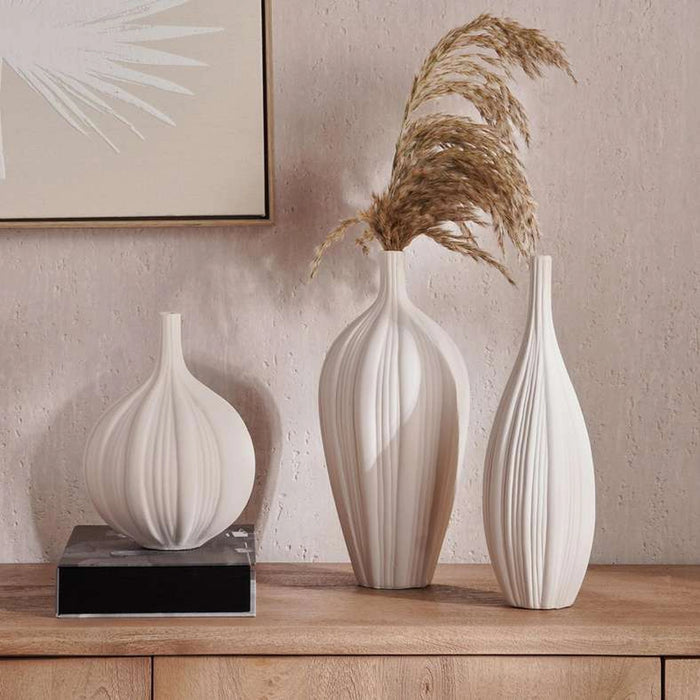 Solene Terraotta Vase With Ribbed Design 11.5X11.5X35.5Cm - White
