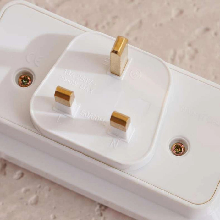 Tekbatt Universal 2-Way Travel Adaptor With 2-Usb Port - White
