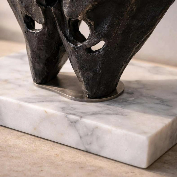 Tyrion Metal Big Bull Sculpture 52X18X43Cm - Black